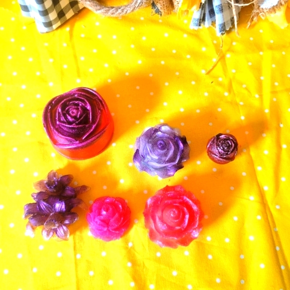 🎁🎉💐Handcrafted🎀 Women's Vegan Soap Bouquet🫧 - Picture 13 of 16